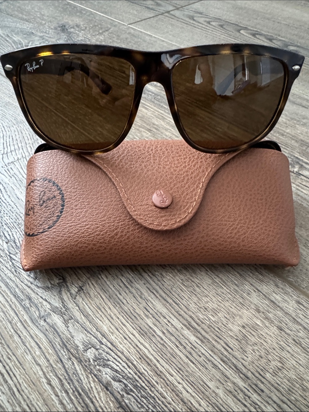 Ray-Ban Tortoise Frame Sunglasses with Brown Lenses and Brown Case